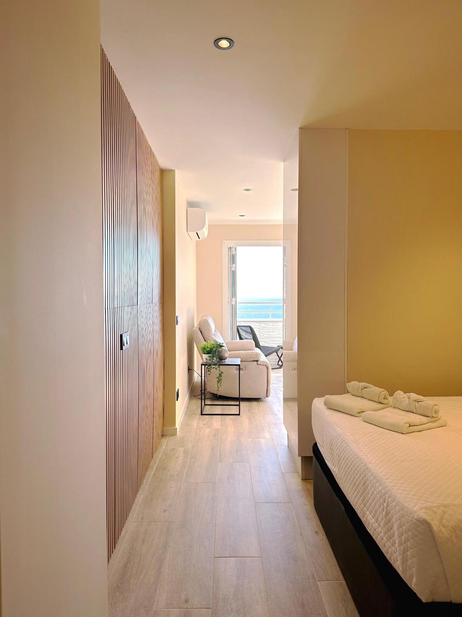 Penthouse On The Beach Ampuriabrava Exterior foto